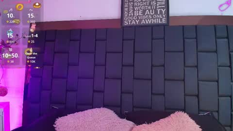 Lexi Howard  online show from September 2025 05:29:01 AM