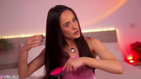 Snapshot of lexi_reed_ chatting on September 2025 02:08:01 PM Lexi Reed online show from September 2025 02:08:01 PM