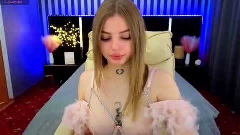 lexi_si online show from February 2026 07:28:02 AM