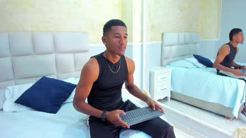 Lexi  Derek online show from September 2025 07:37:01 PM