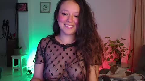 Snapshot of lexie_babe chatting on December 2024 08:33:02 AM Lexie Thompson 8pm 0000am -5 online show from December 2024 08:33:02 AM