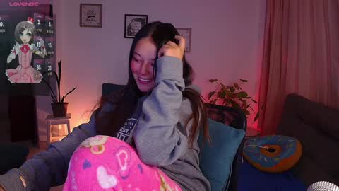 Snapshot of lexie_babe chatting on December 2024 04:08:02 AM Lexie Thompson 8pm 0000am -5 online show from December 2024 04:08:02 AM