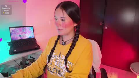 Snapshot of lexie_babe chatting on June 2026 12:11:01 AM Lexie Thompson 8pm 0000am -5 online show from June 2026 12:11:01 AM