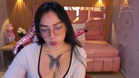 Lexie  online show from November 2025 08:18:01 PM