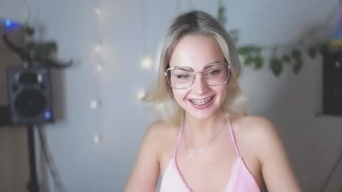 Snapshot of lexie_wild chatting on December 2024 06:42:01 PM Lexie online show from December 2024 06:42:01 PM