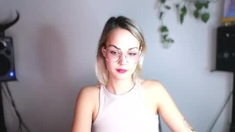 Snapshot of lexie_wild chatting on February 2025 10:03:02 PM Lexie online show from February 2025 10:03:02 PM