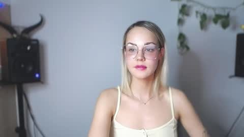 Snapshot of lexie_wild chatting on March 2025 10:10:01 PM Lexie online show from March 2025 10:10:01 PM