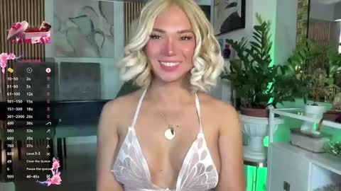 lexiesmith_ online show from April 2026 12:13:02 AM