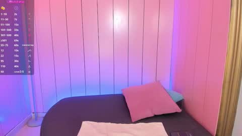 Lexie Thompson  online show from December 2025 12:09:01 PM