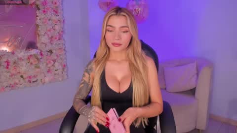 Snapshot of lexiewayne chatting on April 2026 07:36:02 PM Lexie online show from April 2026 07:36:02 PM