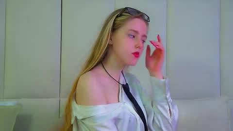 Lexi online show from September 2025 08:19:01 AM