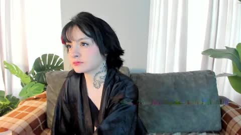 lexirouge           online show from May 2026 09:56:02 PM