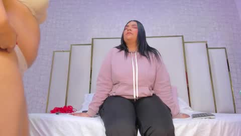 lexy and mia online show from December 2025 03:12:01 AM