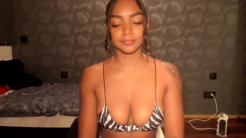 Snapshot of lexy_squirt_queen chatting on November 2025 11:54:02 PM LEXY - Independent account online show from November 2025 11:54:02 PM