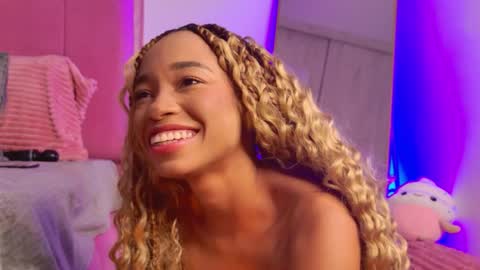 lexyskye online show from May 2026 12:33:01 PM