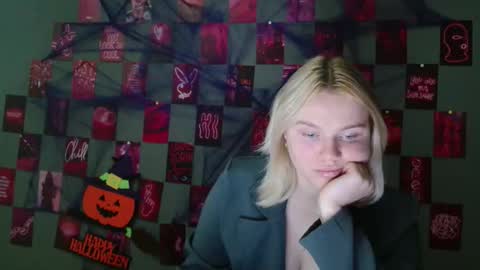 Leyla online show from October 2025 06:55:01 AM