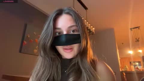 Leyla online show from September 2025 02:11:02 PM