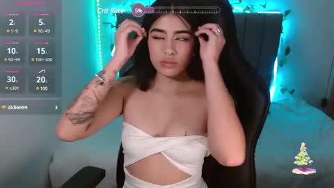 Leyla online show from December 2024 01:04:01 AM