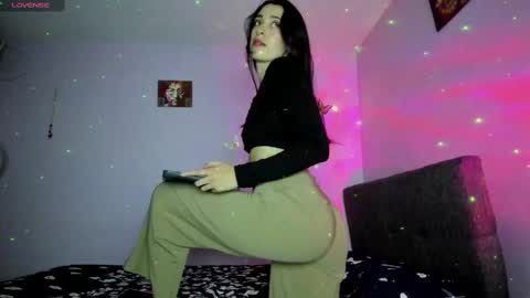 Snapshot of leynamadrigal chatting on February 2025 11:09:02 PM Leyna online show from February 2025 11:09:02 PM