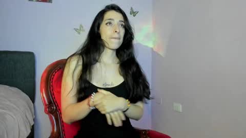 Snapshot of leynamadrigal chatting on March 2025 05:00:02 AM Leyna online show from March 2025 05:00:02 AM