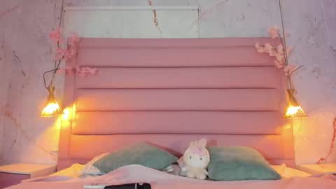 LEZY online show from October 2025 07:44:02 PM