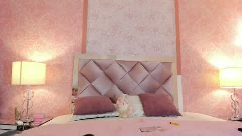 LEZY online show from November 2025 07:34:01 PM