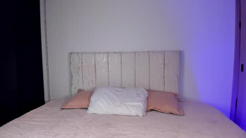 Snapshot of lia_girl2 chatting on November 2025 05:06:02 AM Lia online show from November 2025 05:06:02 AM