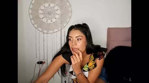 Lia online show from November 2025 06:06:02 PM