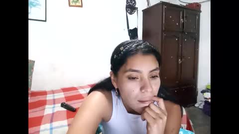 Lia online show from December 2025 07:17:01 AM