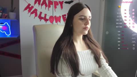 Lia online show from November 2025 02:30:01 PM