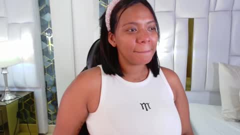 lia_mariana online show from October 2025 06:29:02 PM