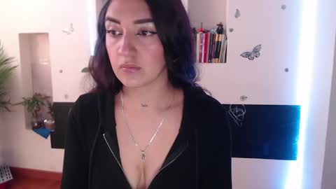 Lia Mitch online show from December 2024 06:28:01 PM