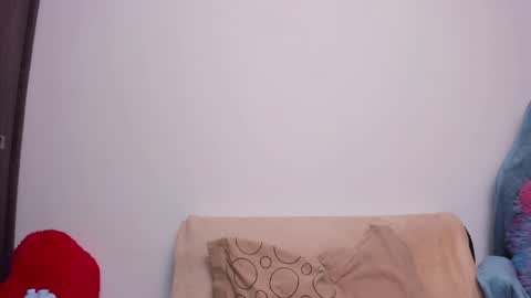 Little Queen Lia  online show from May 2026 11:47:01 PM