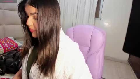 Lia online show from March 2026 06:56:01 PM