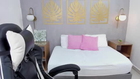 Lia  online show from January 2025 05:40:02 AM