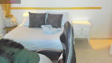 Lia  online show from September 2025 02:06:02 AM