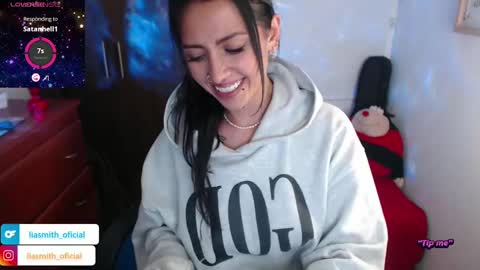 Snapshot of lia_smith87 chatting on February 2025 06:54:02 AM Laura online show from February 2025 06:54:02 AM