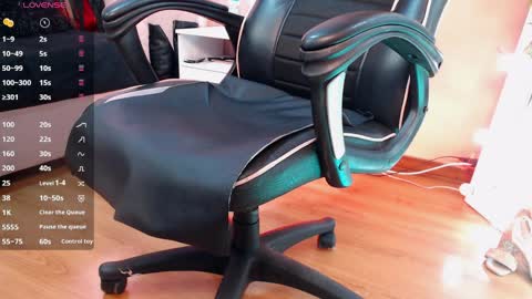 Lia Taylor online show from April 2026 03:42:02 PM