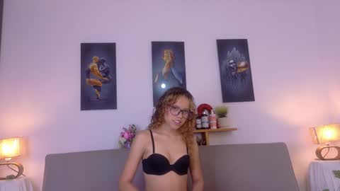 Juliana online show from May 2026 07:22:02 PM