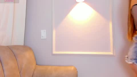 Snapshot of lia_walton__ chatting on January 2025 11:55:01 AM liz walton online show from January 2025 11:55:01 AM