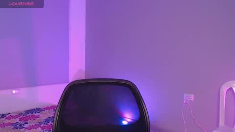   lia  online show from October 2025 03:51:02 AM