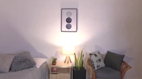 Lia  online show from November 2025 02:42:02 PM