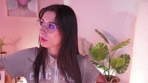 Lia  online show from May 2026 12:23:02 PM