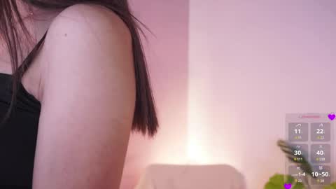 Lia  online show from May 2026 12:31:02 PM