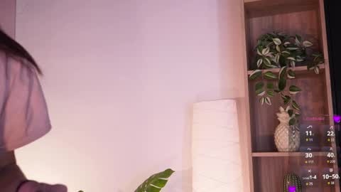 Lia  online show from May 2026 12:24:01 PM