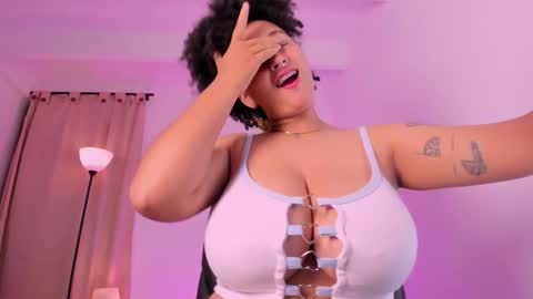 Snapshot of liaamoretzz chatting on December 2025 03:38:02 AM liaa moretzz online show from December 2025 03:38:02 AM