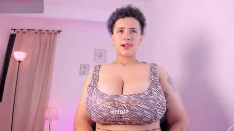 Snapshot of liaamoretzz chatting on February 2026 03:48:01 AM liaa moretzz online show from February 2026 03:48:01 AM