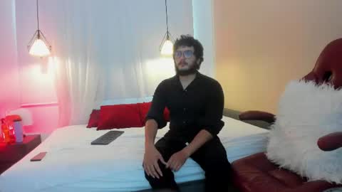 Lia Bell online show from June 2026 07:30:02 PM