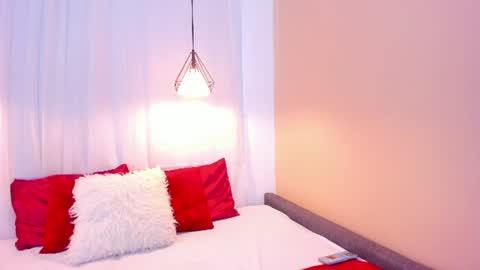 Lia Bell online show from August 2026 12:08:01 PM