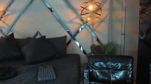 ---Liah--- online show from February 2026 09:35:02 PM